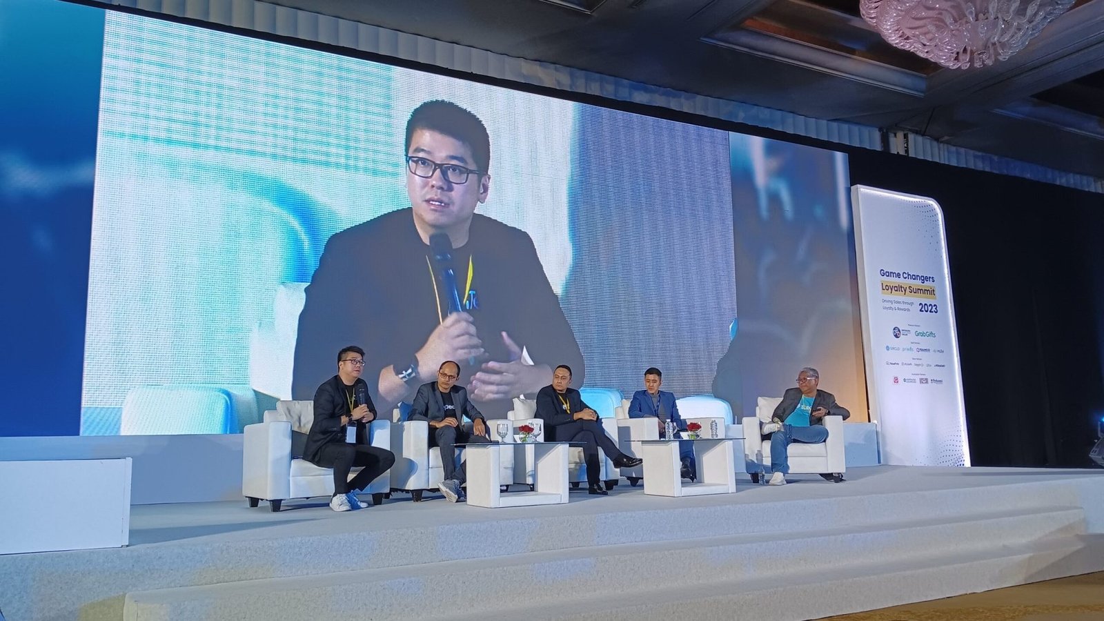 MiiTel Dukung Bisnis Berorientasi pada Pelanggan